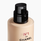 CHANEL N°1 De Chanel Revitalisierende Foundation Verleiht Leuchtkraft - Spendet Feuchtigkeit - Schützt