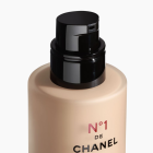 CHANEL N°1 De Chanel Revitalisierende Foundation Verleiht Leuchtkraft - Spendet Feuchtigkeit - Schützt