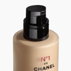 CHANEL N°1 De Chanel Revitalisierende Foundation Verleiht Leuchtkraft - Spendet Feuchtigkeit - Schützt