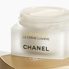 CHANEL Sublimage La Crème Lumière Ultimative Regeneration Und Leuchtkraft