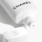 CHANEL Uv Essentiel Umfassender Schutz uv - Umweltschadstoffe – Antioxidativ Spf 50